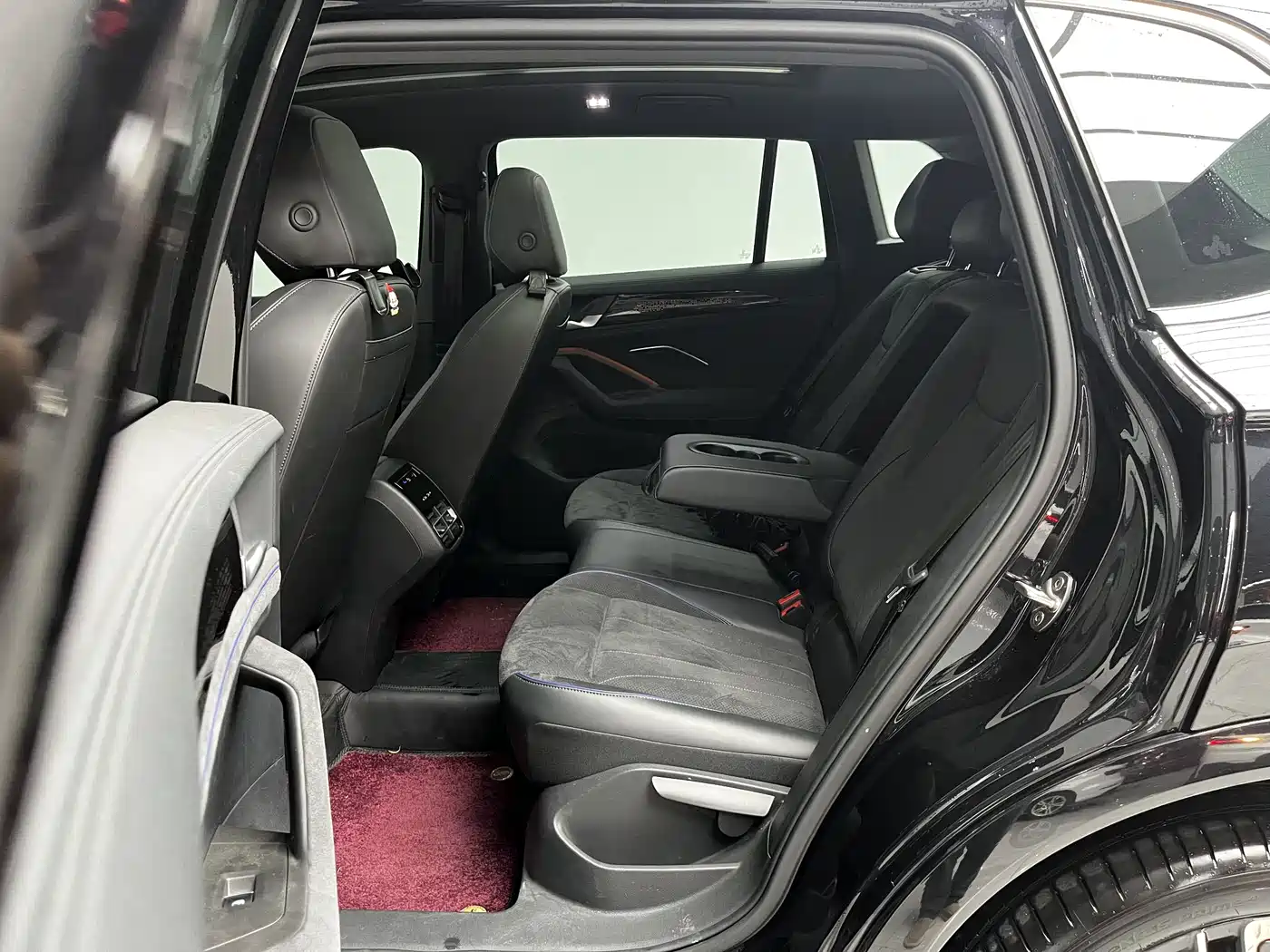 Volkswagen Tiguan L 2024 PRO 330TSI FWD R-Line Intelligent Premium Edition фото 11