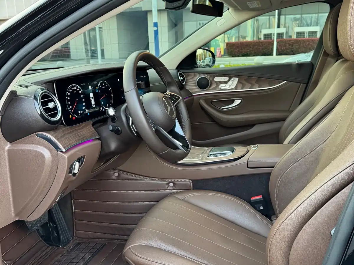 Mercedes-Benz E-Class 2023 E 300 L Fashion фото 3