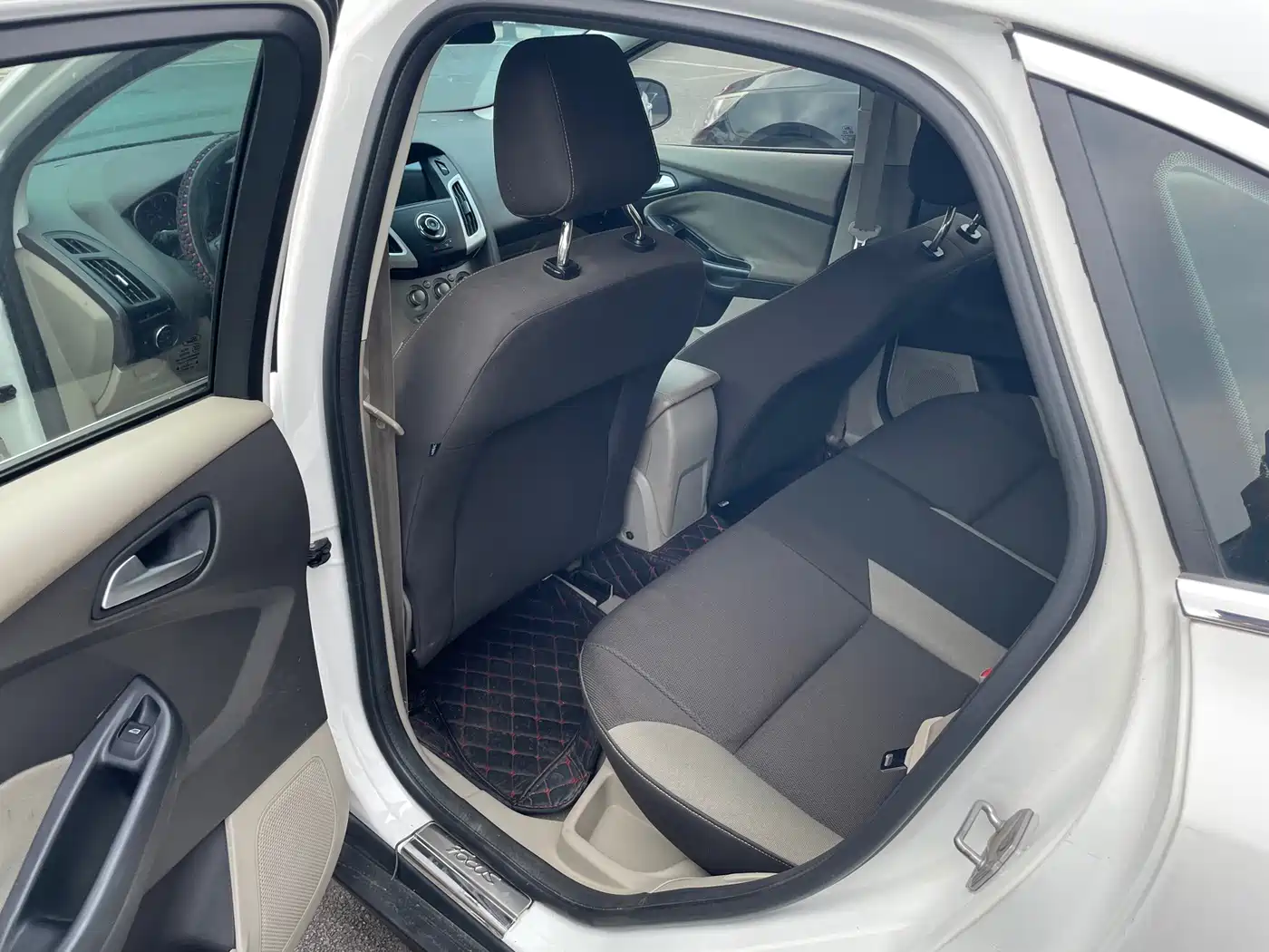Ford Focus 2012 2012 Hatchback 1.6L Automatic Comfort