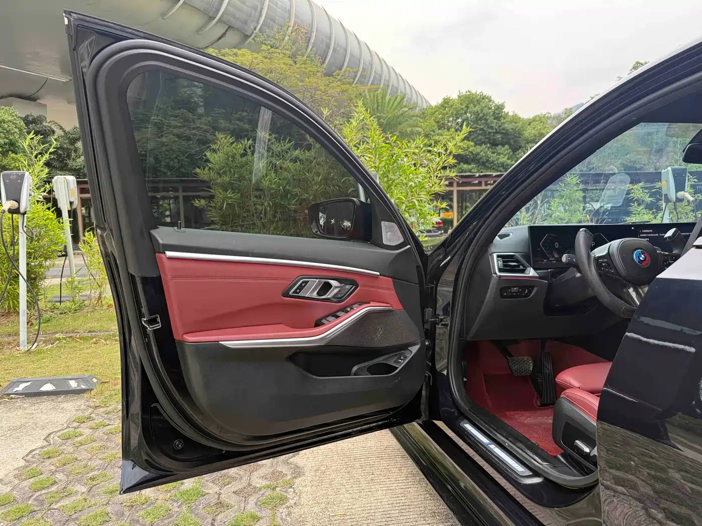BMW 3 Series 2023 325Li M Sport Package фото 7
