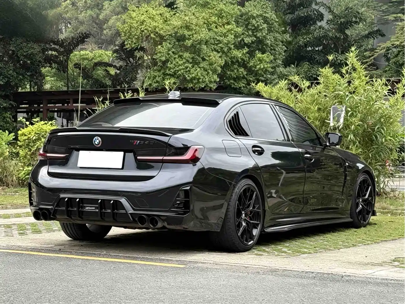 BMW 3 Series 2023 325Li M Sport Package фото 4