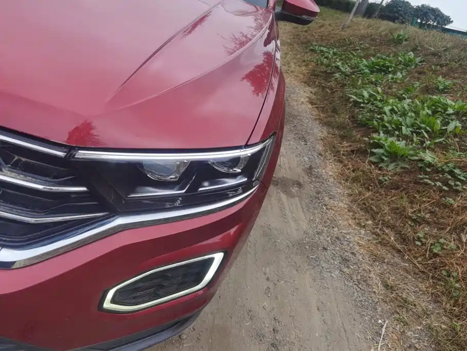 Photo 5 - Volkswagen T-ROC