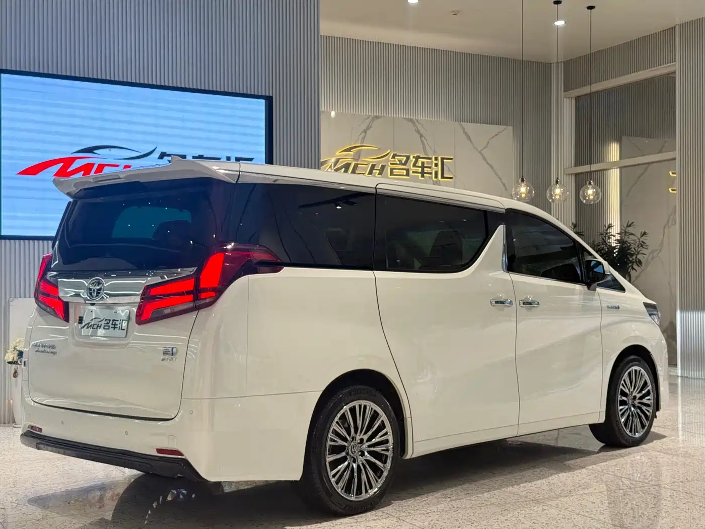 Toyota Alphard 2021 Hybrid 2.5L Premium фото 3