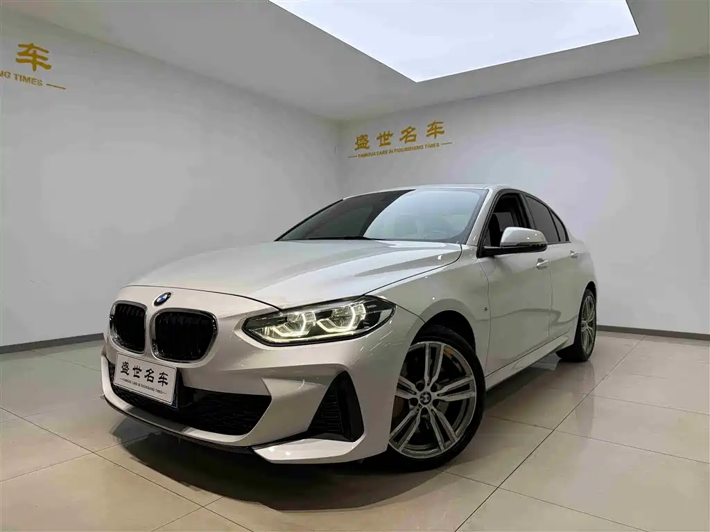 BMW 1 Series 2019 120i Leading M Sport Package фото 3