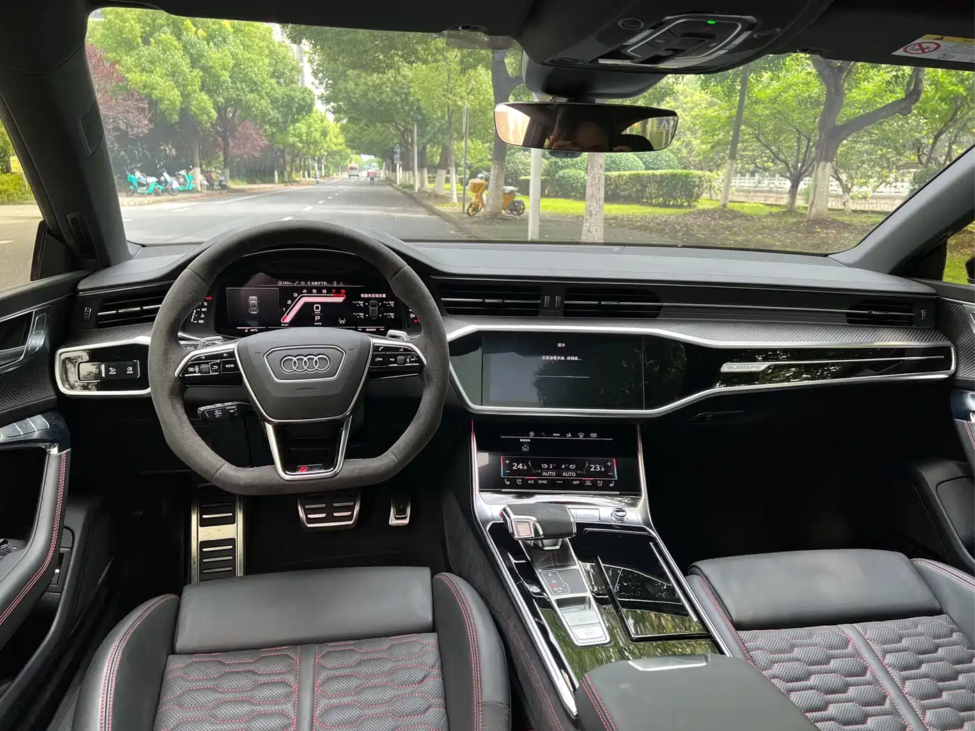 Фото 16 - Audi RS 7