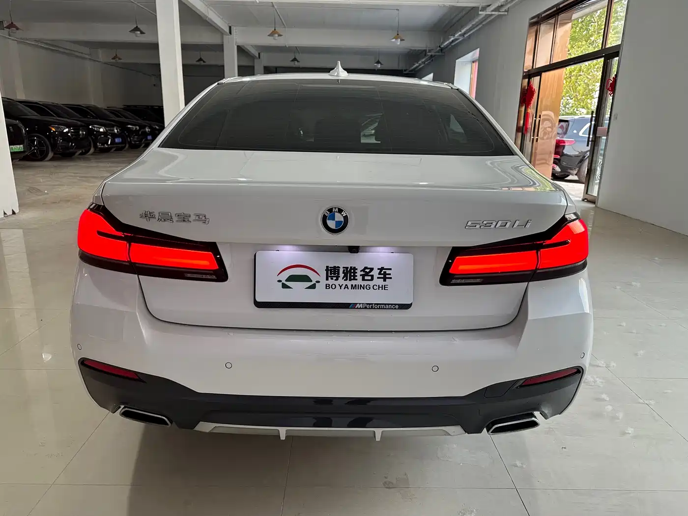 BMW 5 Series 2023 530Li Leading M Sport Package фото 4