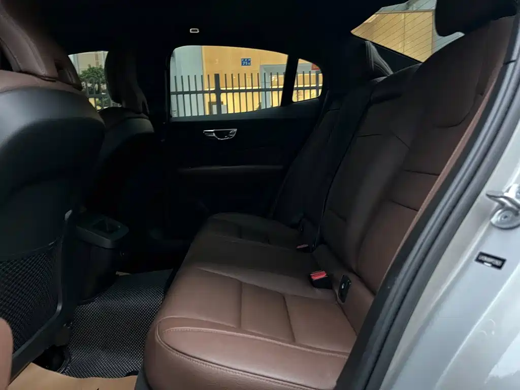 Photo 4 - Volvo S60