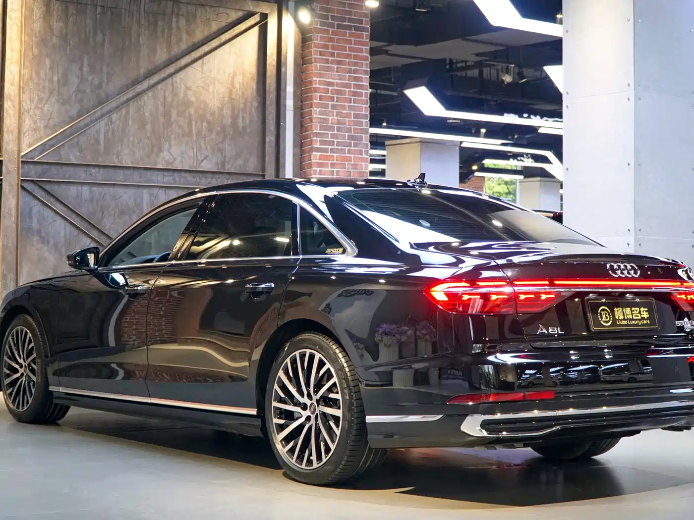 AUDI A8
