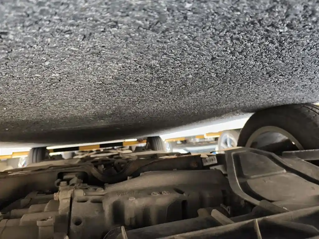 Volkswagen Jetta 2013 1.6L Manual Comfort фото 23