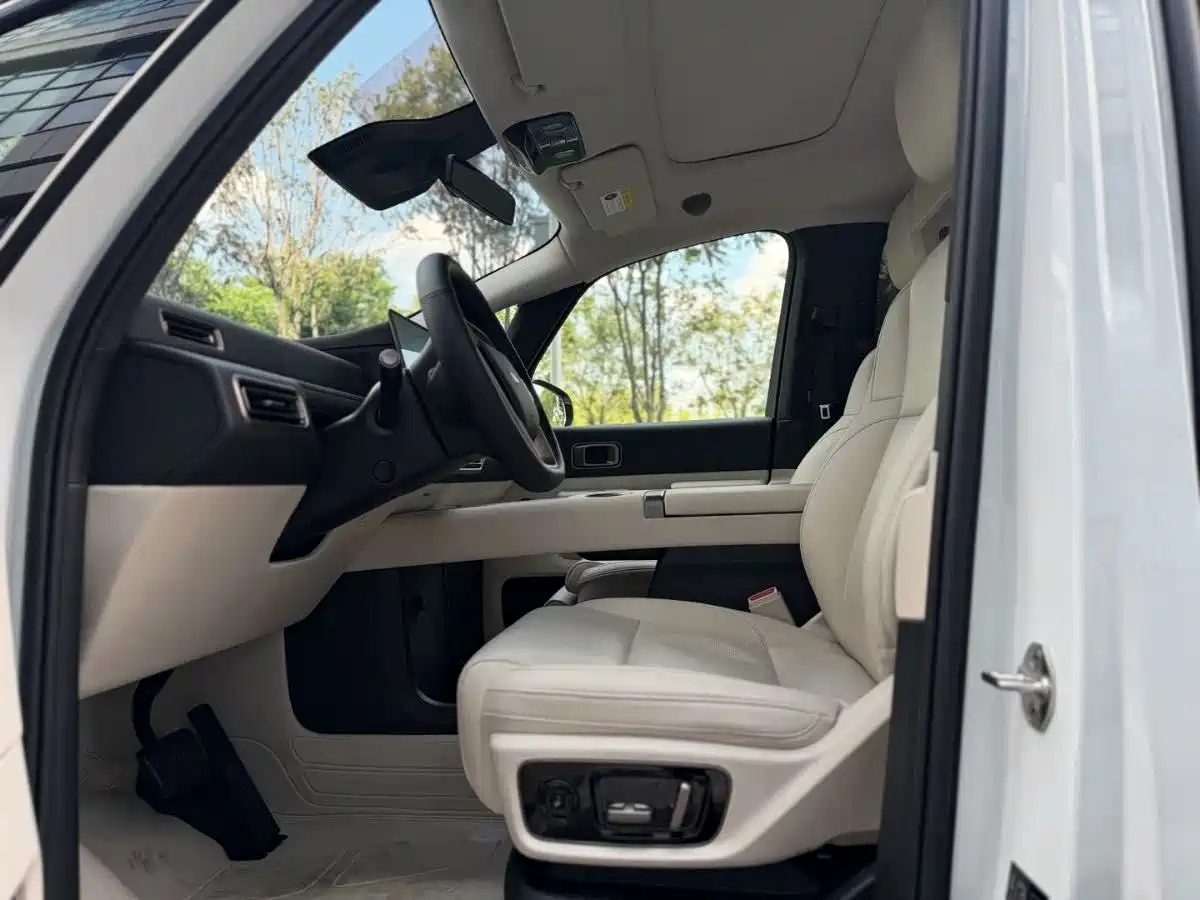 Li Auto MEGA 2025 2025 Ultra Smart Renewal Edition