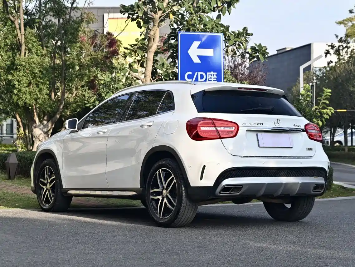Mercedes-Benz GLA 2016 GLA 220 4MATIC Fashion фото 9