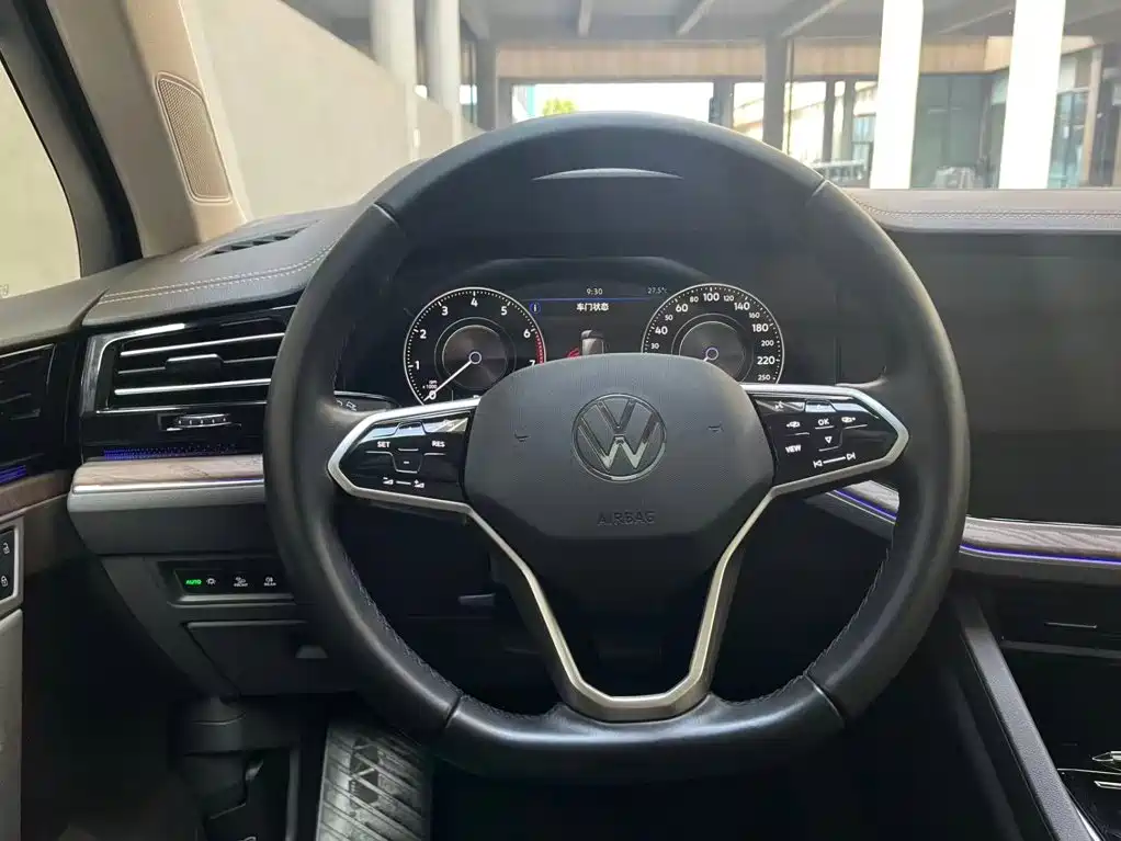 Volkswagen Touareg 2022 2021 2.0TSI R-Line