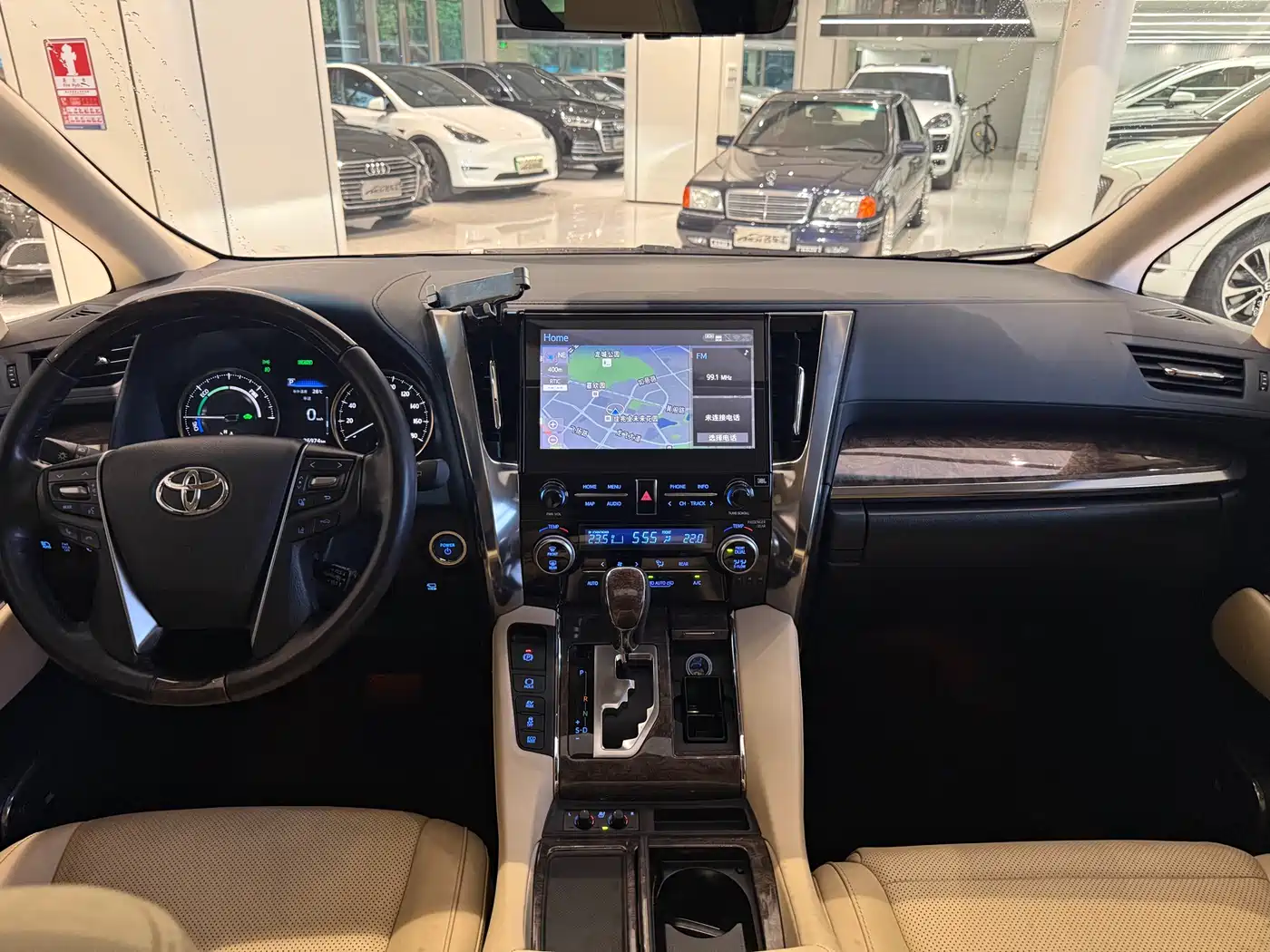 Toyota Alphard 2021 Hybrid 2.5L Premium фото 13