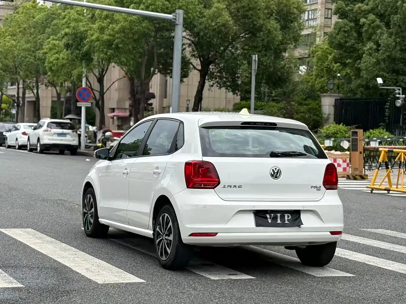 Volkswagen Polo 2016 1.6L Automatic Comfort фото 17
