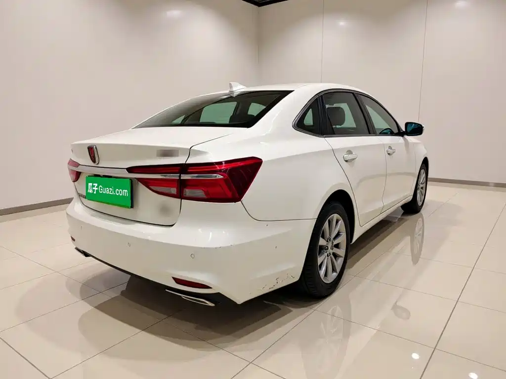 Фото 6 - Roewe i6