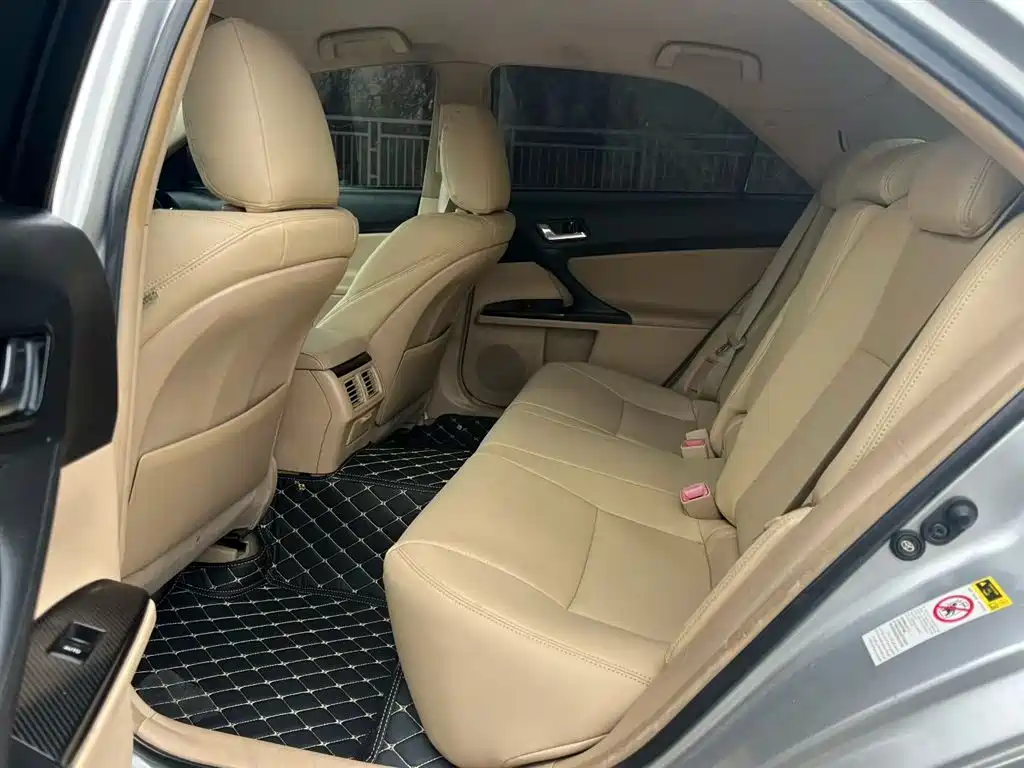 Toyota Reiz 2010 2.5V Elegance Elite Edition фото 9