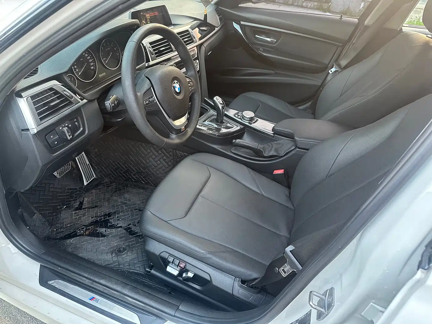 BMW 3 Series 2017 320Li M Sport фото 8