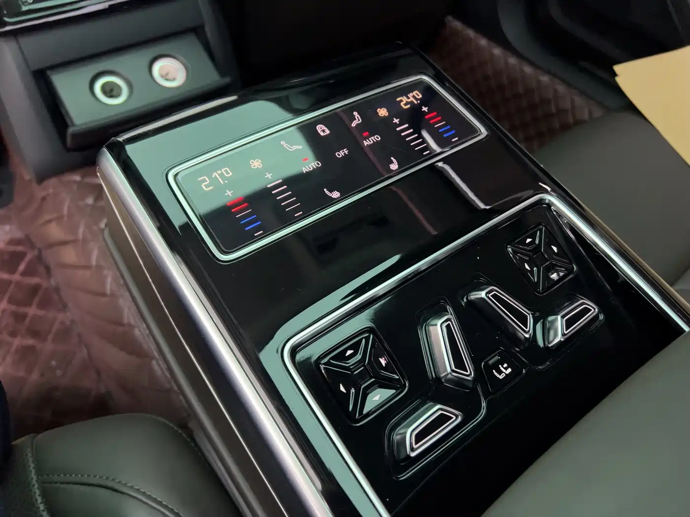 Audi A8 2022 A8L 50 TFSI quattro Comfort Collector's Edition фото 11