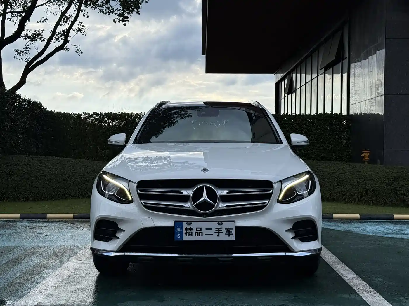 Mercedes-Benz GLC 2017 GLC 260 4MATIC Luxury фото 2