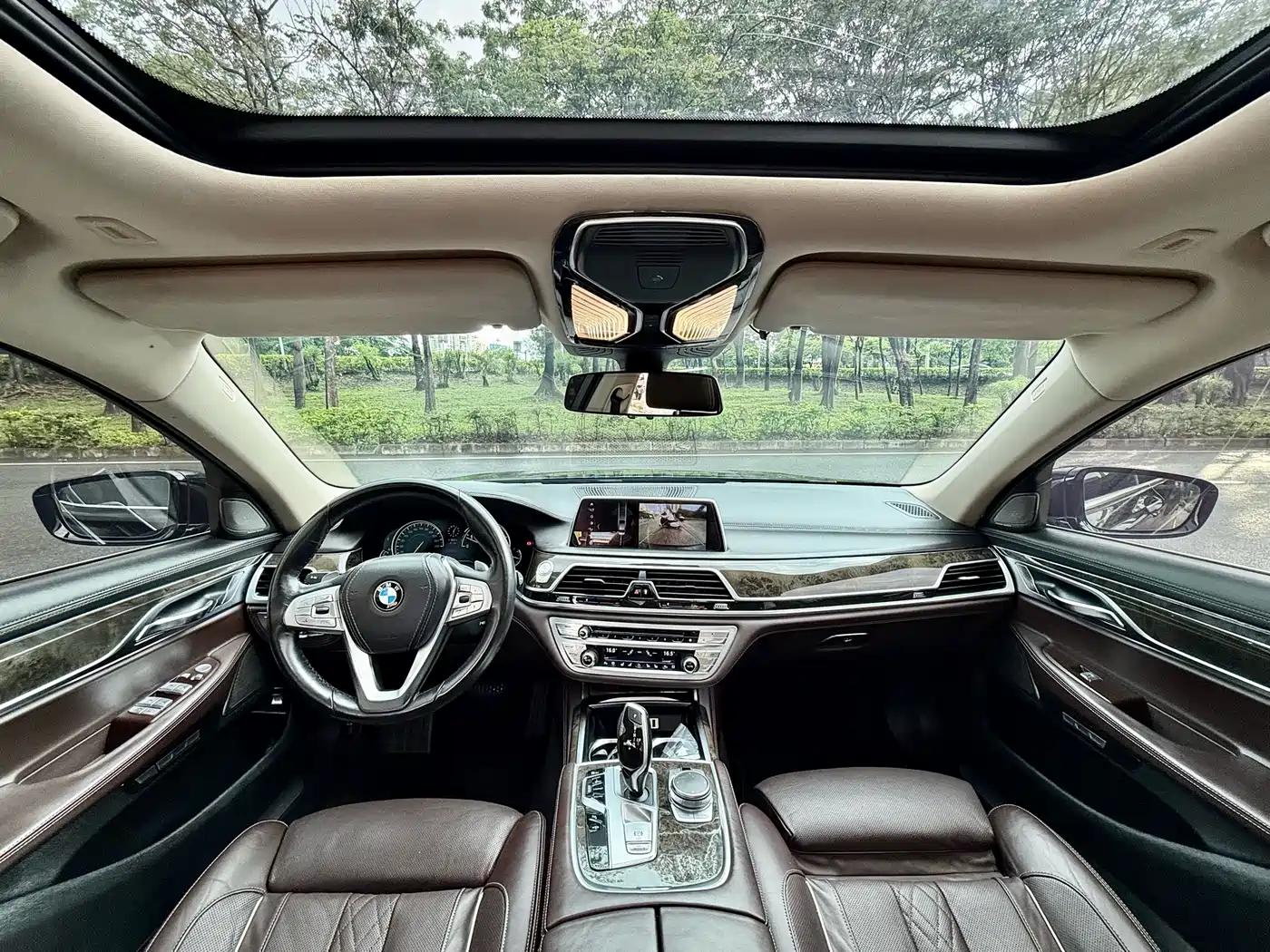 BMW 7 Series 2016 740Li Leading Edition фото 5