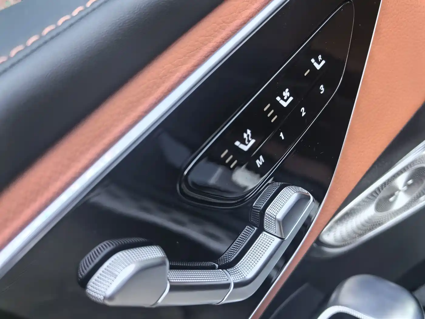 Mercedes-Benz GLC Coupe 2025 2025 GLC 300 4MATIC Coupe SUV