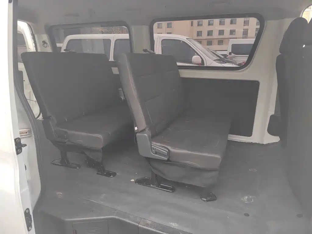 Changan Kaicheng Changan Ruixing EM80 2025 2025 Passenger Version Comfort 6-seater 300km Dual Swing Doors
