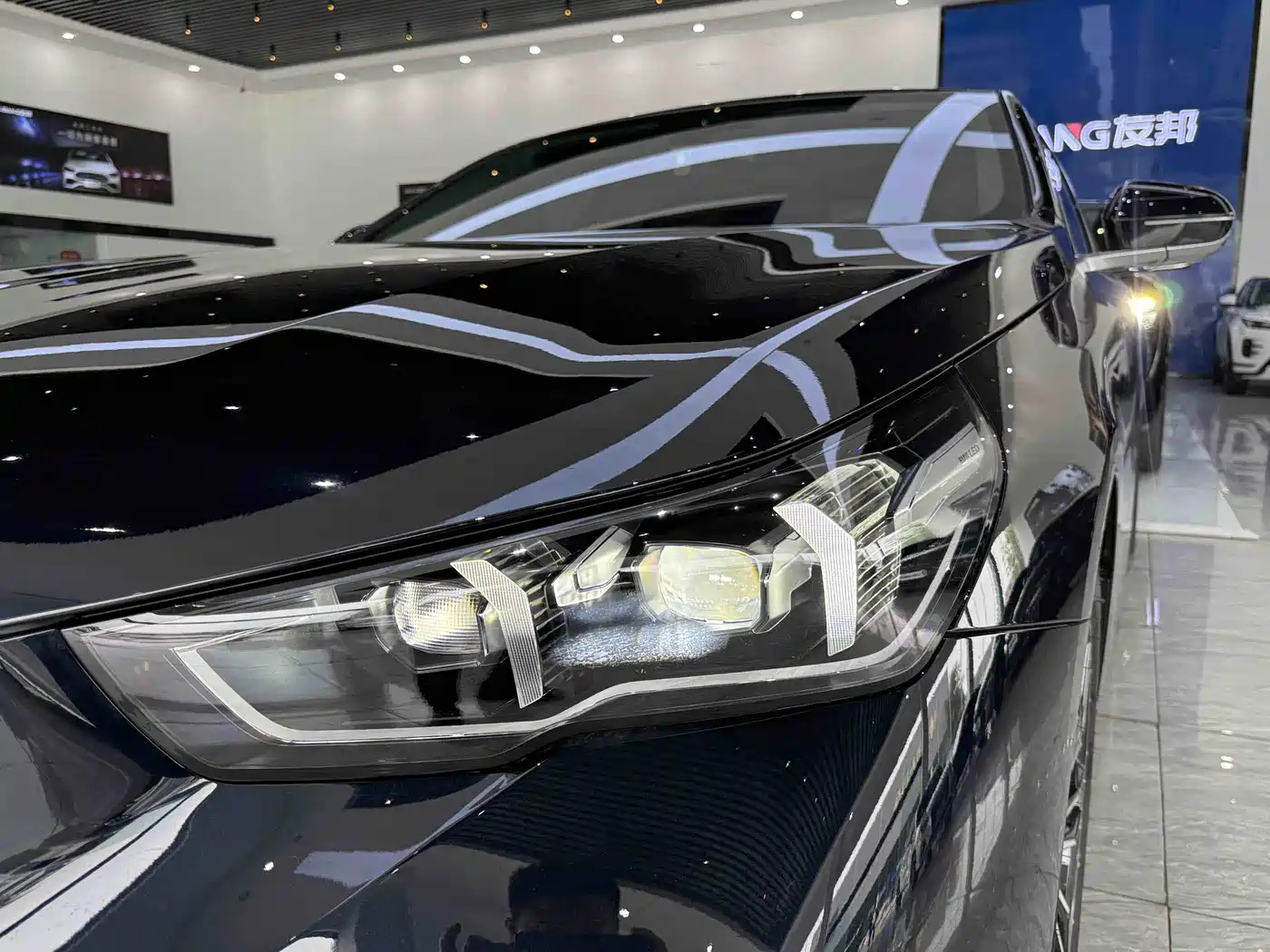 BMW 5 Series 2025 530Li Leading M Sport Package фото 17