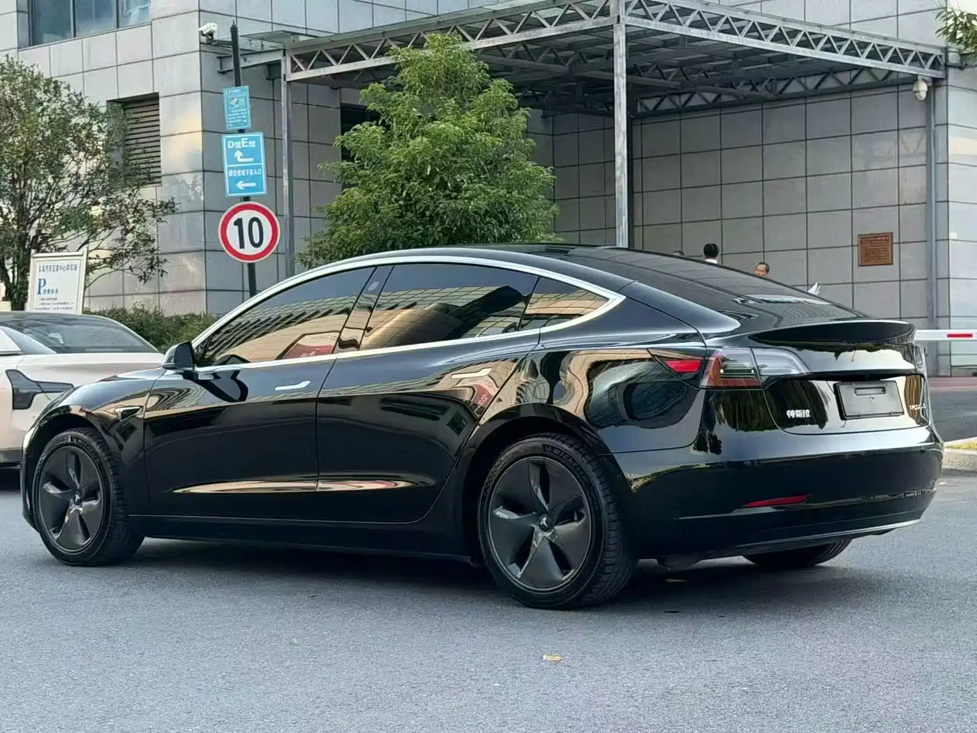 Tesla Model 3 2020 2020 Standard Range Rear-Wheel Drive Upgrade