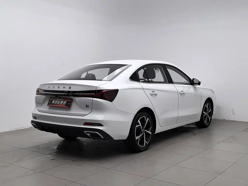 Фото 2 - Roewe i5