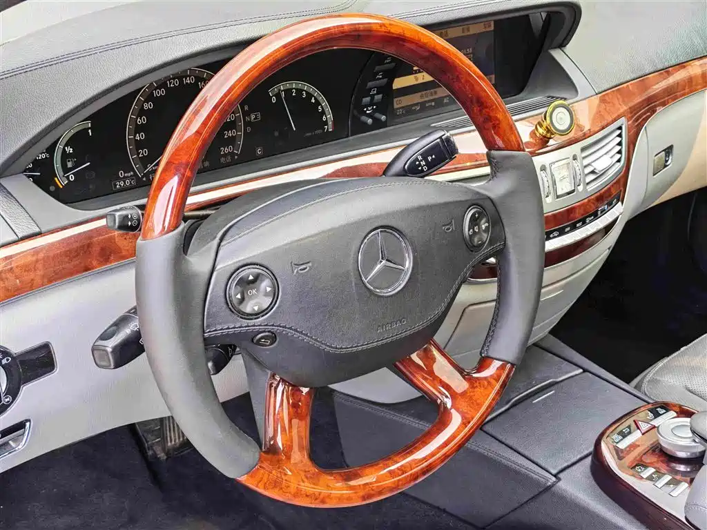 صورة 9 - Mercedes-Benz S-Class