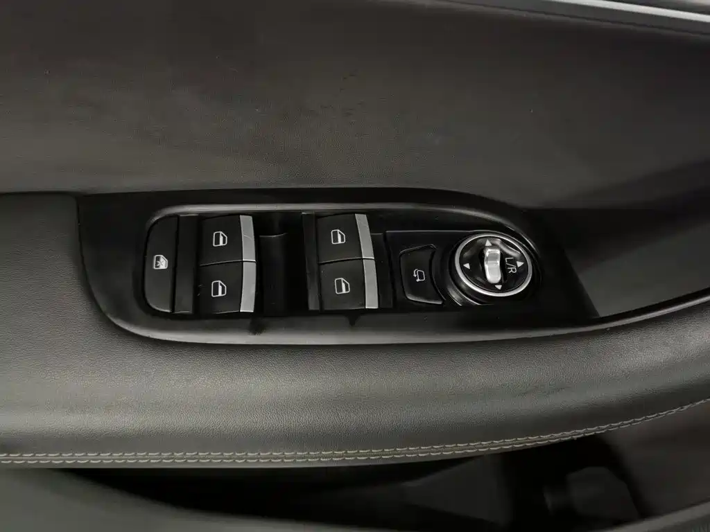 Фото 9 - Chery Tiggo 8