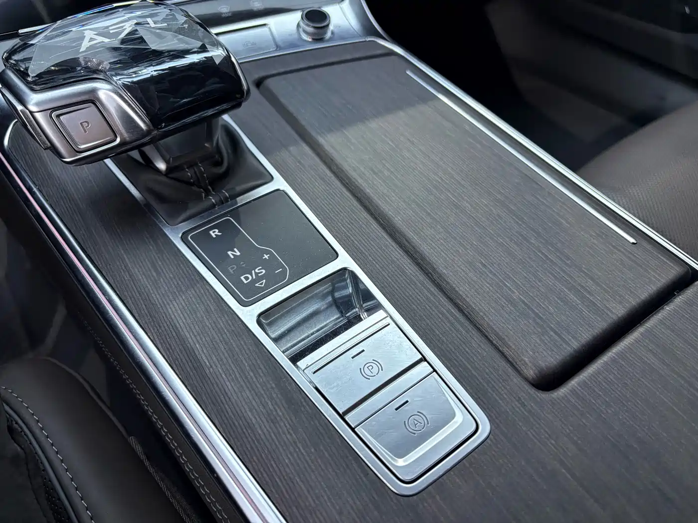 Фото 17 - Audi A7L