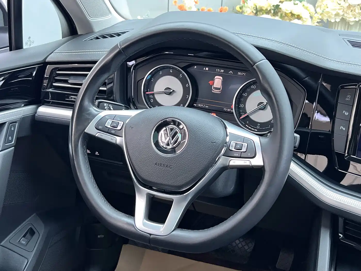 Volkswagen Touareg 2019 2.0TSI Pilot Edition China VI фото 5