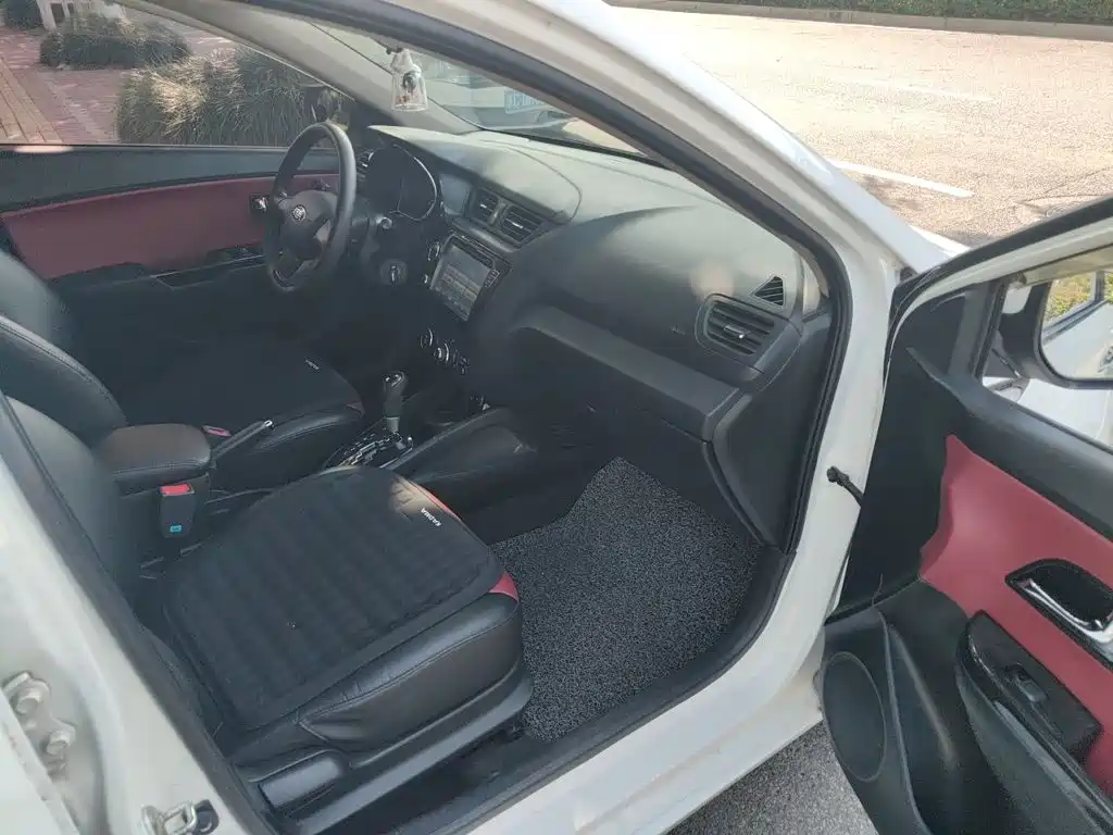 Photo 20 - Kia K2