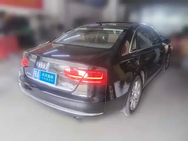 Audi A8 2013 A8L 45 TFSI quattro Comfort — фото 2