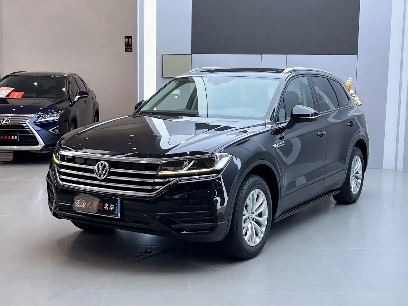 Volkswagen Touareg 2019 2.0TSI Pilot Edition China VI