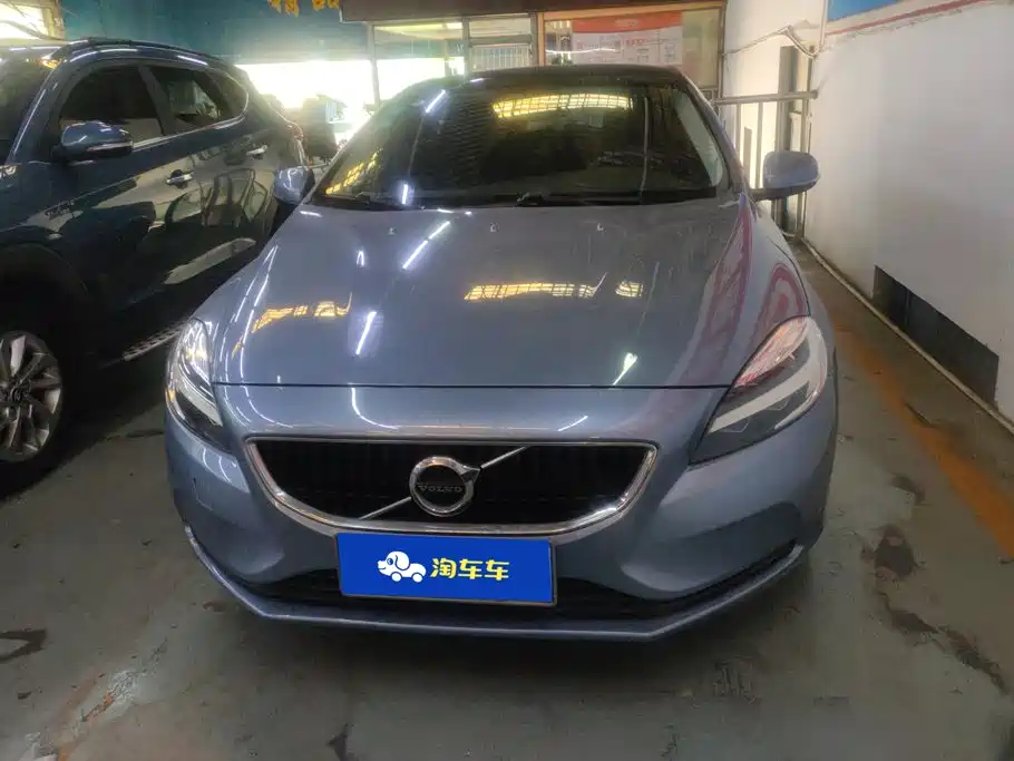 Volvo V40 2018 2018 T3 Momentum Edition