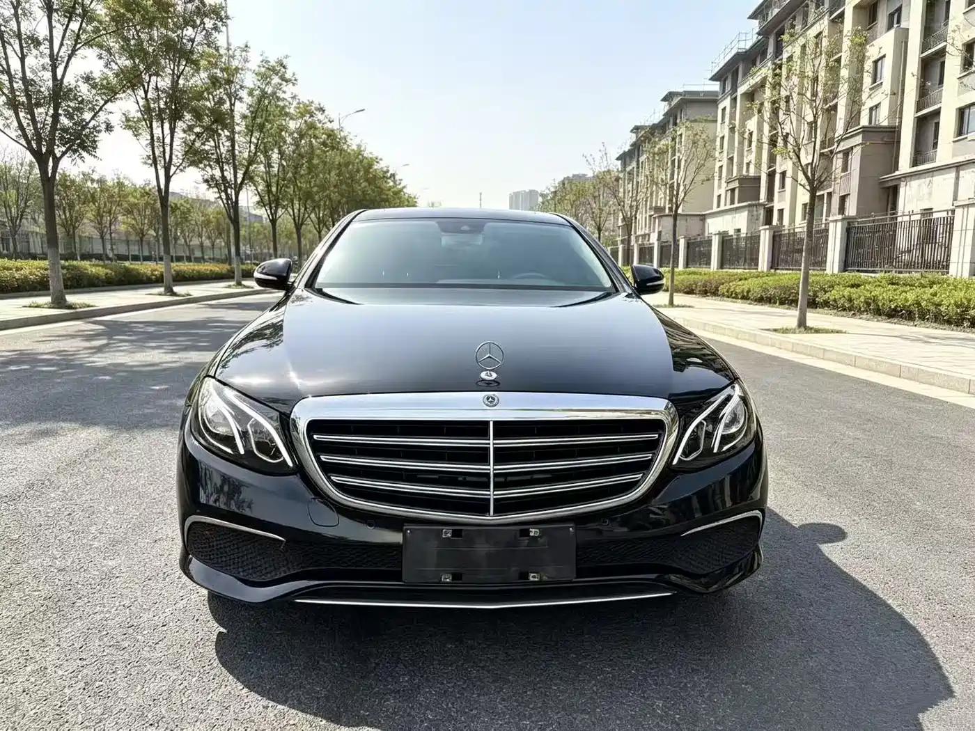 صورة 2 - Mercedes-Benz E-Class