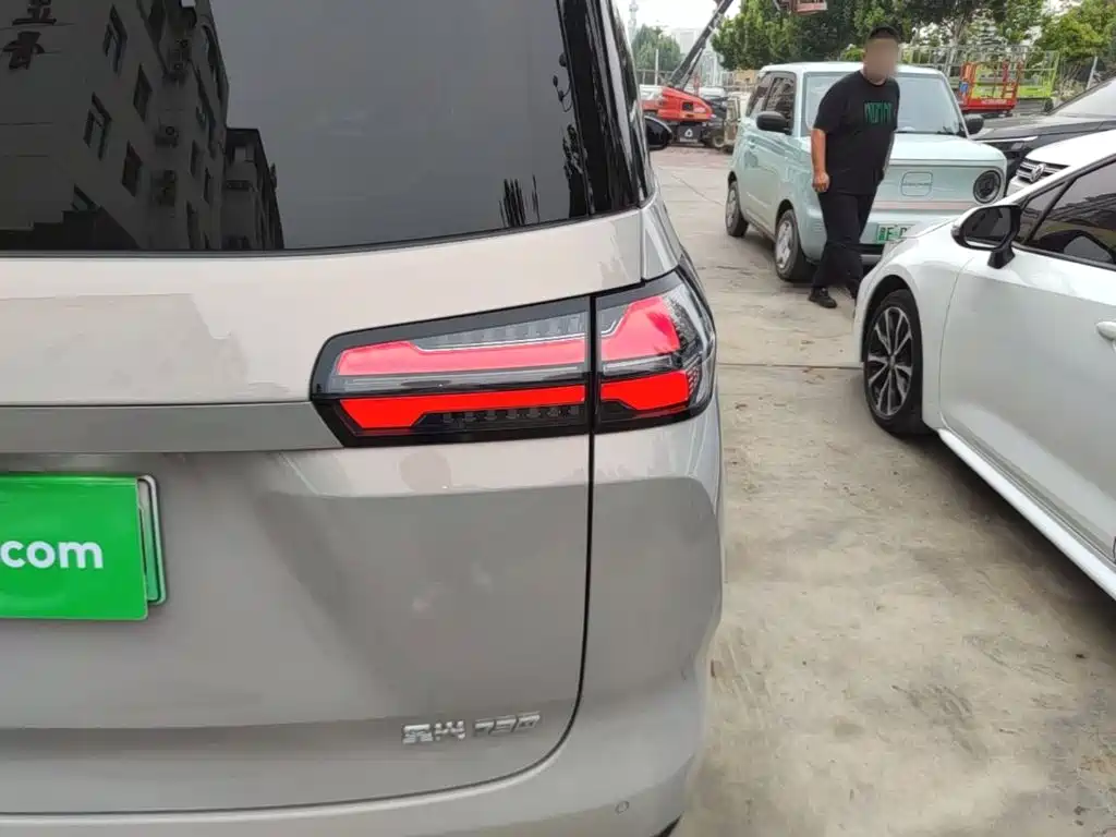 Photo 8 - Wuling Motors Xingguang 730 New Energy
