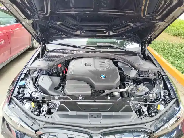 BMW 3 Series 2024 325Li M Sport Shadowline Package — фото 3