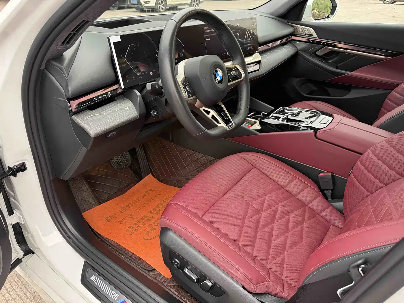 BMW 5 Series 2025 530Li Premium M Sport Package фото 27