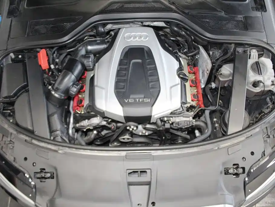 Photo 16 - Audi A8