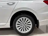 صورة 14 - Volkswagen Lavida