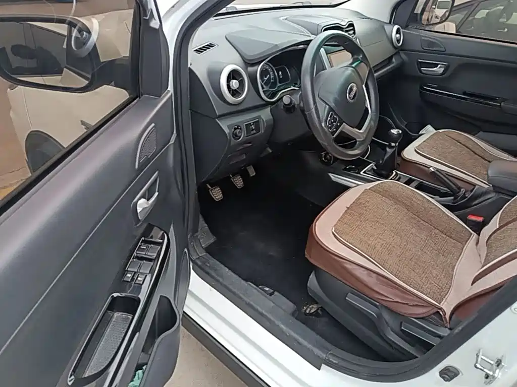SWM Motor SWM X3 2021 2020 1.5L Manual Value 7-seater