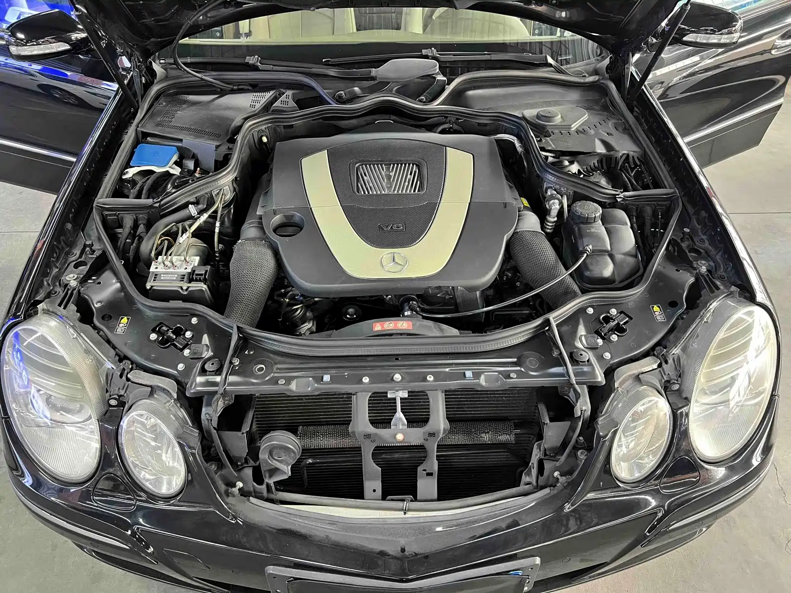 Photo 18 - Mercedes-Benz E-Class