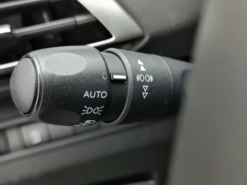 Фото 21 - Peugeot 5008