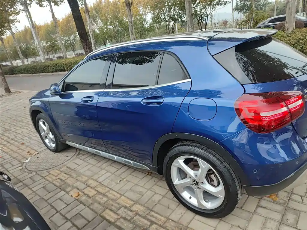Mercedes-Benz GLA 2018 GLA 200 Dynamic фото 4