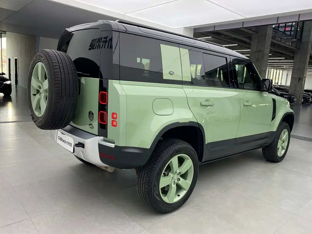Фото 14 - Land Rover Defender