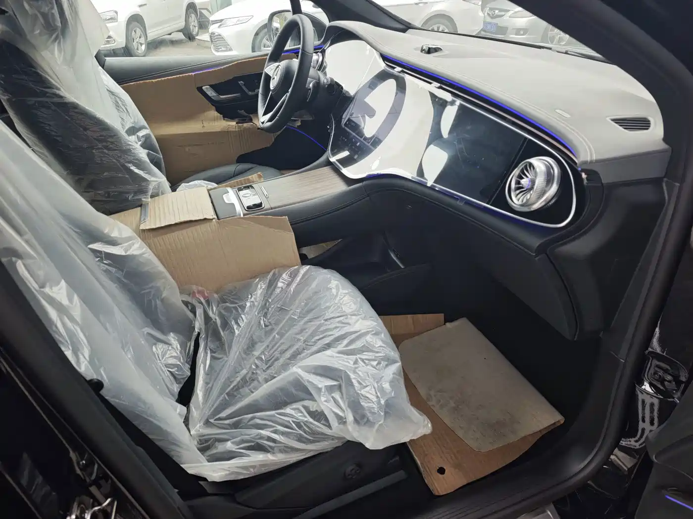 Mercedes-Benz EQS SUV 2026 2025 Model 500 4MATIC