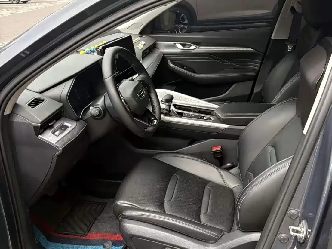 Фото 4 - Geely Preface